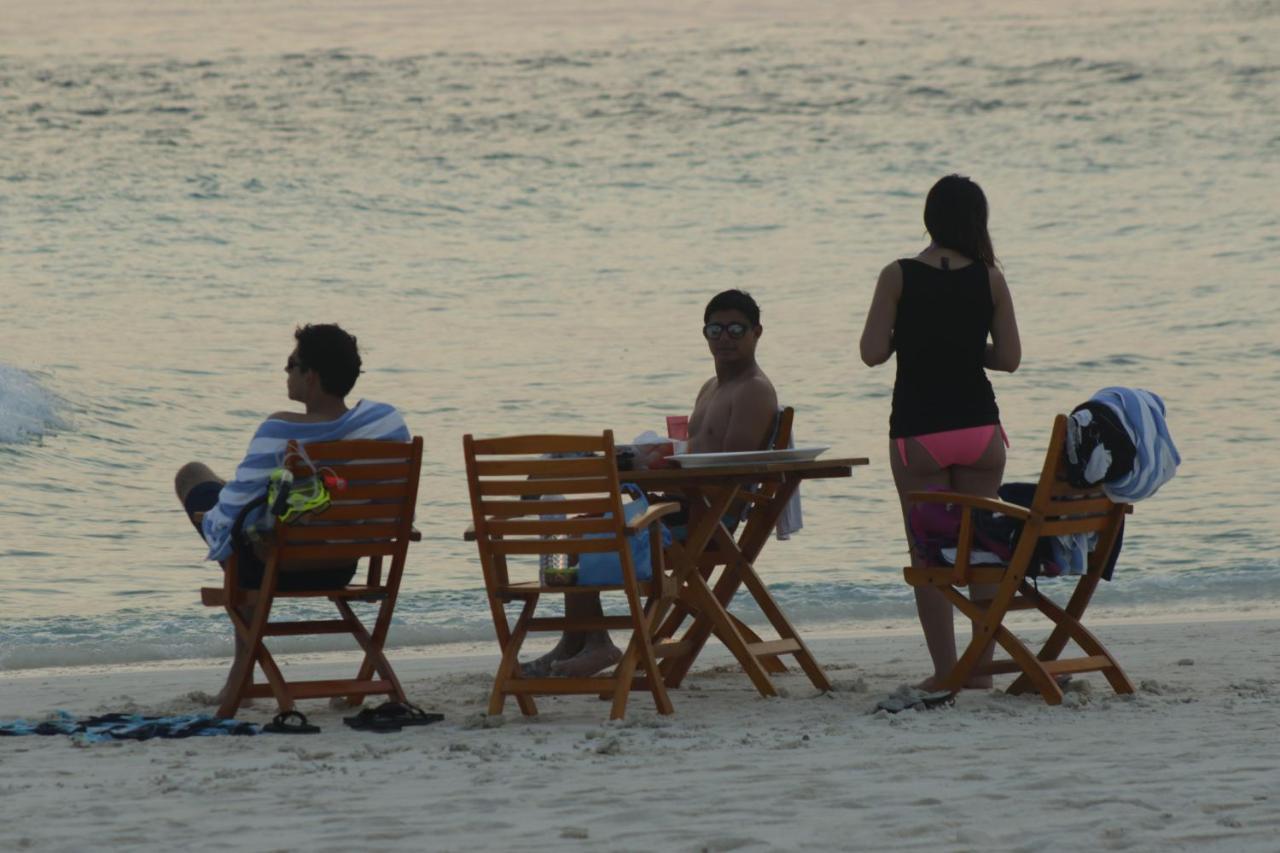 Rasdhoo Wave Blue Bed & Breakfast Bagian luar foto