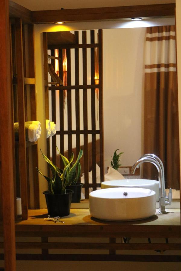 Rasdhoo Wave Blue Bed & Breakfast Bagian luar foto