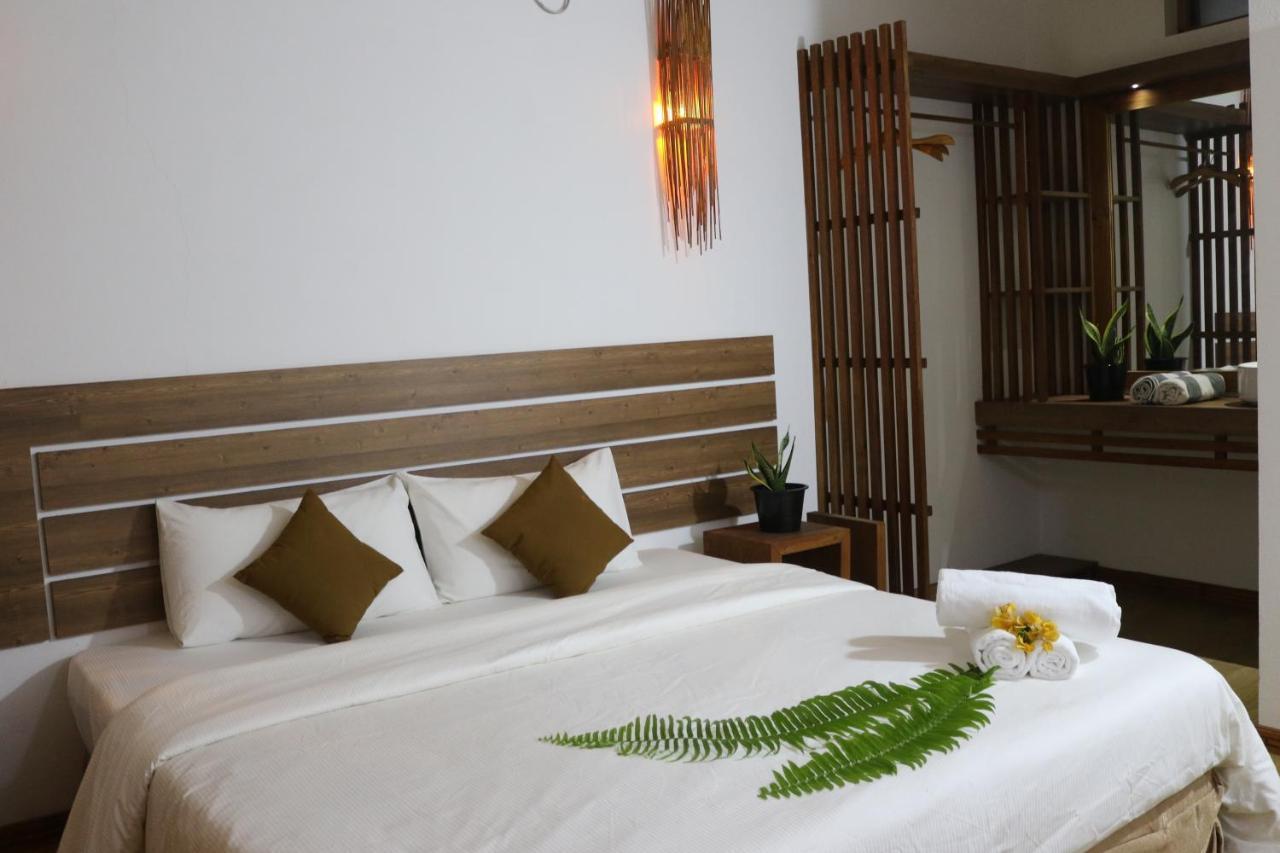 Rasdhoo Wave Blue Bed & Breakfast Bagian luar foto