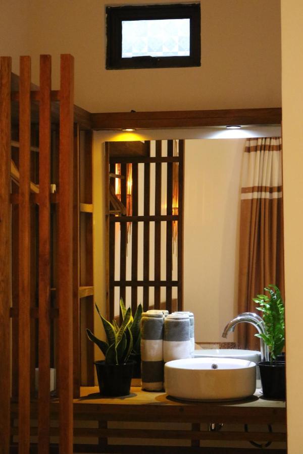 Rasdhoo Wave Blue Bed & Breakfast Bagian luar foto