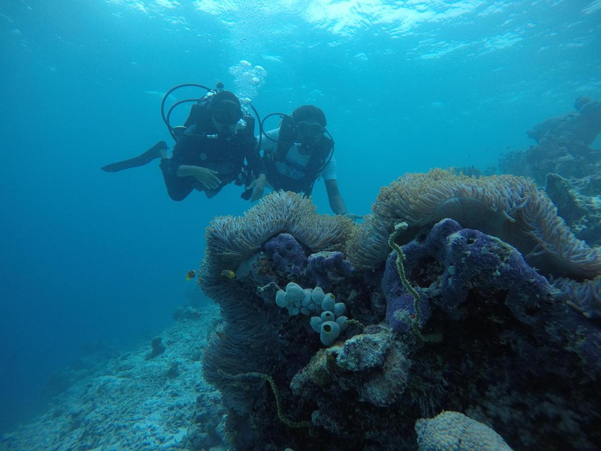 Rasdhoo Wave Blue Bed & Breakfast Bagian luar foto